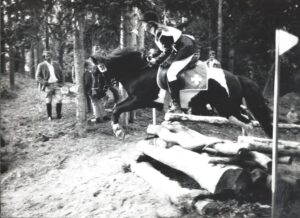 Eve und Sörli frá Saudarkroki (Hassan) 1972 bei der EM_Foto Georg Barandun Flims